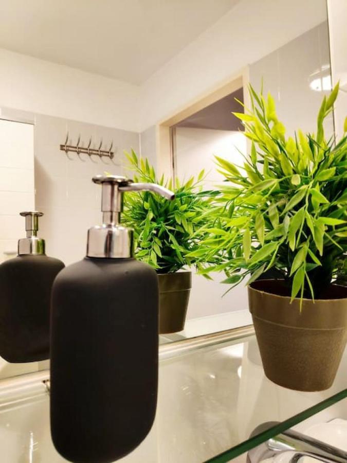 Nd Exquisites Wundervolles Ruhiges Terrassenapartment Mit Garage Wien Exterior foto